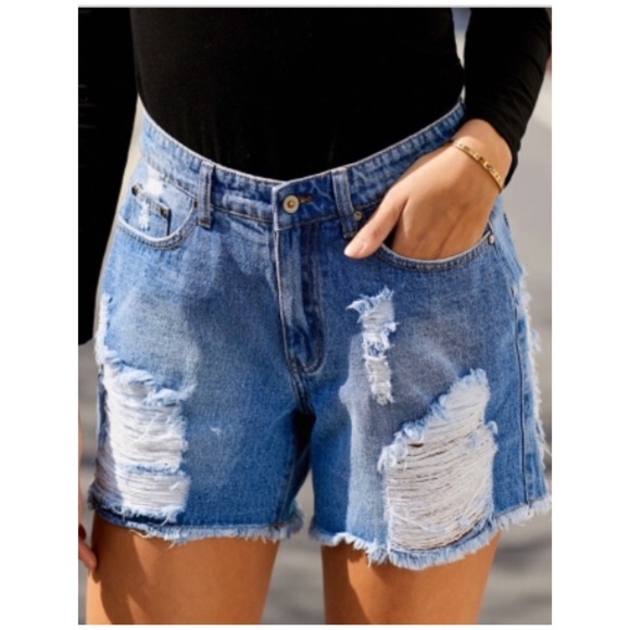 ๐คฉHP๐คฉ High Rise Distressed Denim Shorts - Picture 4 of 7